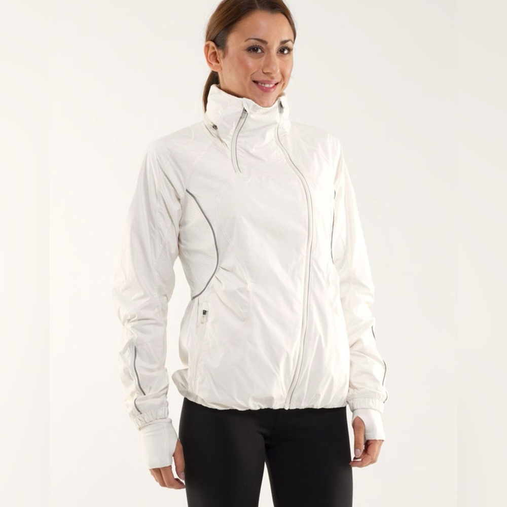 Lululemon Inspire Jacket 🦄 Rare Colour Ghost Size 12 Reflective Water Resistant